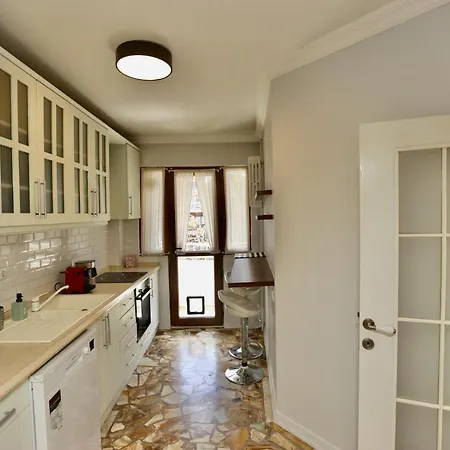 Modern 3bdr @ Nisantasi W/ Indoor Fire Pit Apartament
