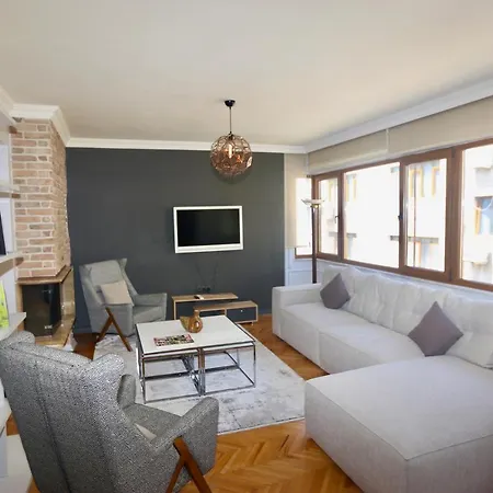 Modern 3bdr @ Nisantasi W/ Indoor Fire Pit Apartament