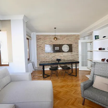 Modern 3bdr @ Nisantasi W/ Indoor Fire Pit * Stambuł