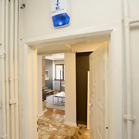 Apartament Modern 3bdr @ Nisantasi W/ Indoor Fire Pit Stambuł