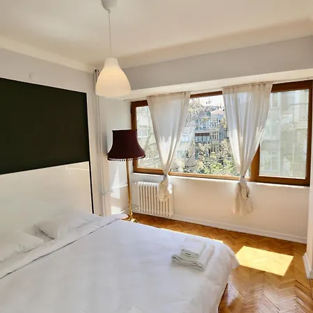 Modern 3bdr @ Nisantasi W/ Indoor Fire Pit *